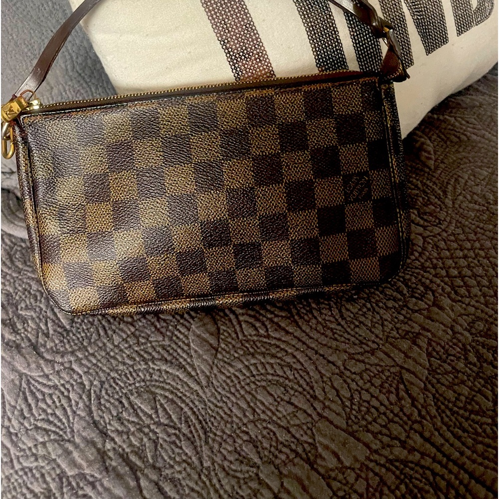 AUTHENTIC Louis Vuitton Damien ebene pochette